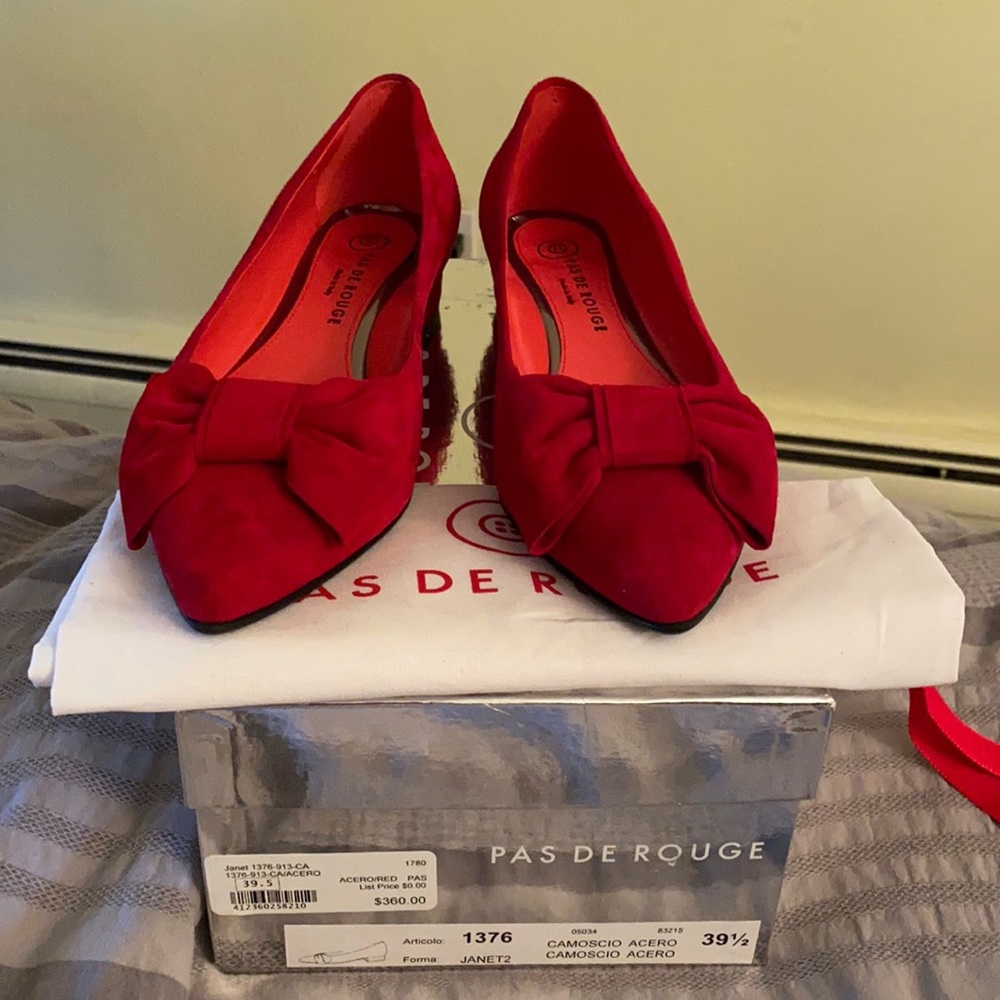 Pas De Rouge Red Suede Gorgeous Shoes NewNeverUsed